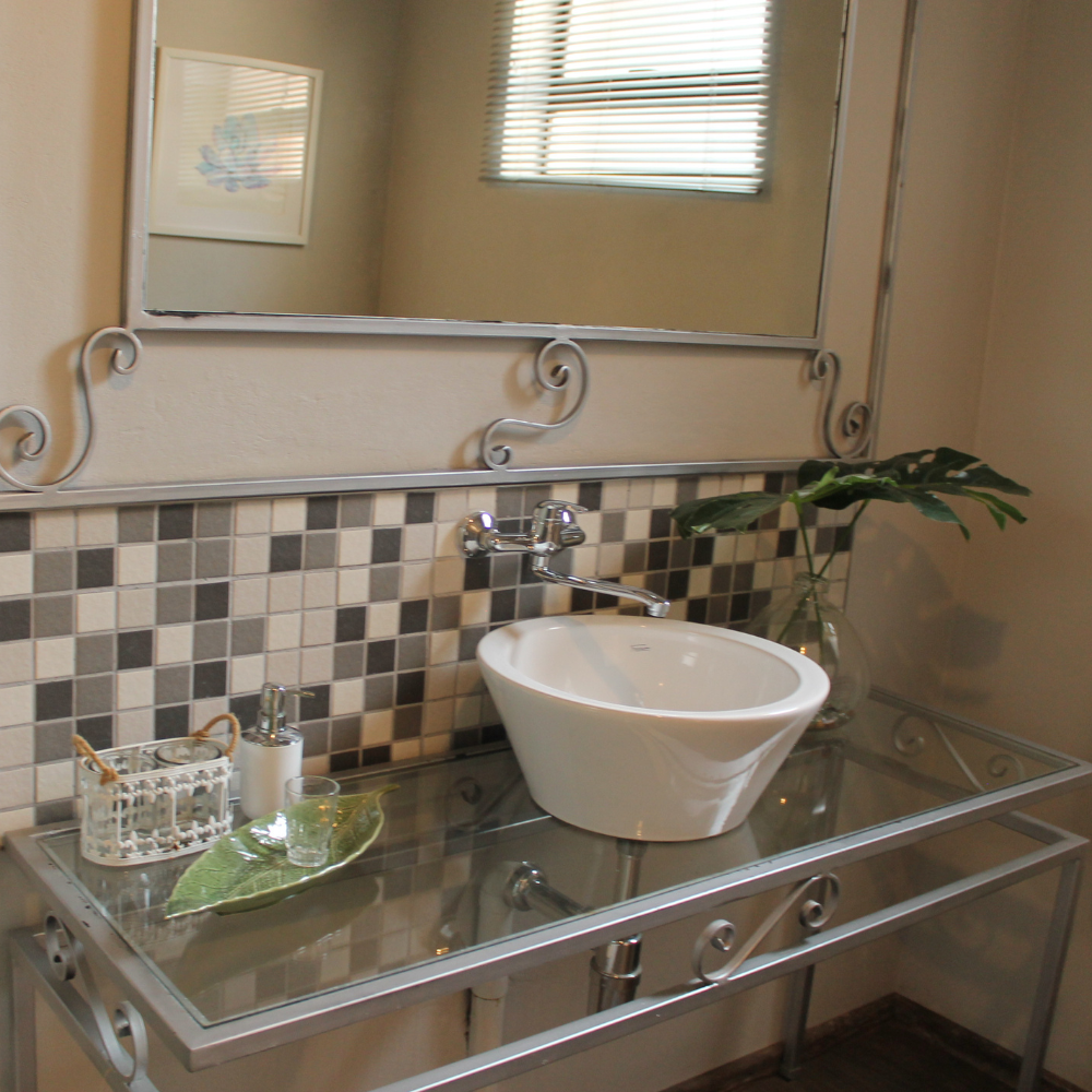 Deluxe Senior Room - Room 2 - Image 7